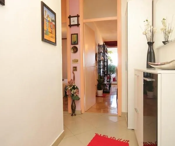 Lägenhet With A Parking Space Dugi Rat, Omis - 8666 Dugi Rat