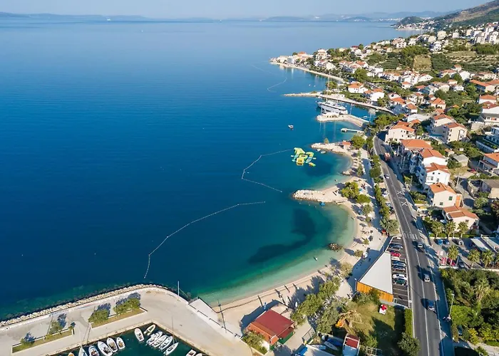 With A Parking Space Dugi Rat, Omis - 8666 Lägenhet *